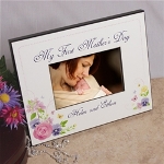 Mothers Day arrives once a year, but being a Mom is a lifetime of dedication. Celebrate your Moms unending love for family by giving her a Personalized Mom Picture Frame with your favorite family photo. 